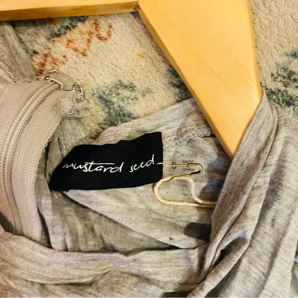 ⭐️ MUSTARD SEED NWT Gray Short Sleeve Tie Front Jumpsuit - Picture 4 of 6